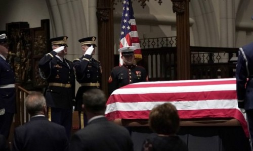 Largas filas para dar &uacute;ltimo adi&oacute;s a George H. W. Bush