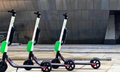 Uber podr&iacute;a ofrecer pronto bicicletas y scooters aut&oacute;nomos